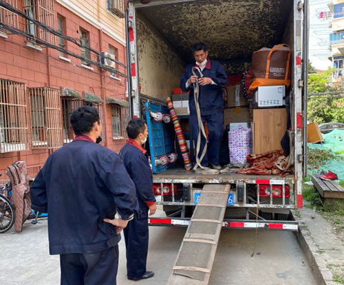 闵行高楼层居民搬场